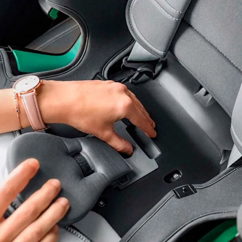 BRITAX RÖMER Sillas Con Isofix De 75 A 150 Cm (1 A 12 Años)-Silla coche Advansafix Pro isize Cosmos Black